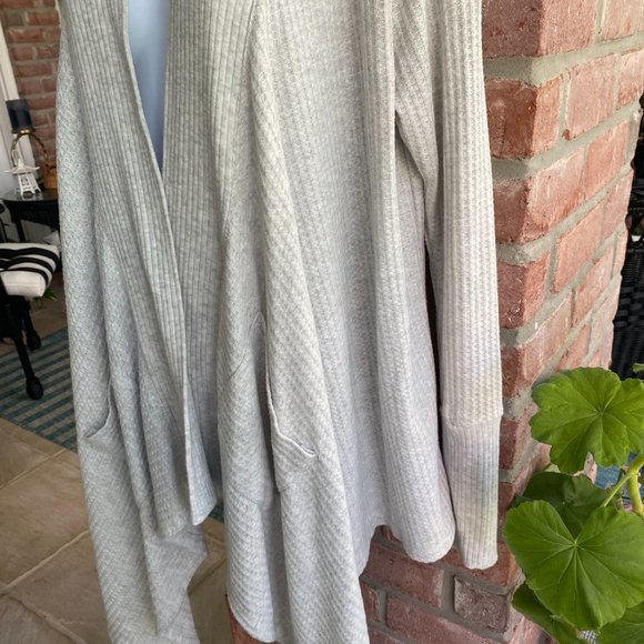 SWEET ROMEO Gray Waffle Waterfall Cardigan Pockets! Large EUC! - Picture 5 of 8